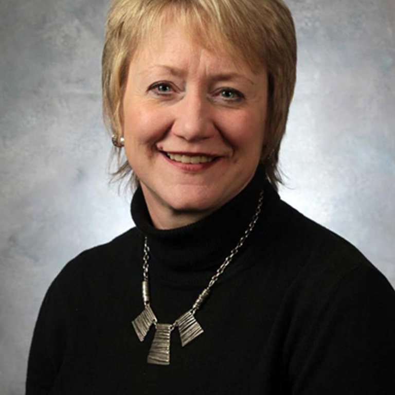 Photo of Sara Qualls